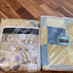 2 Twin quilts, brand new in original packing